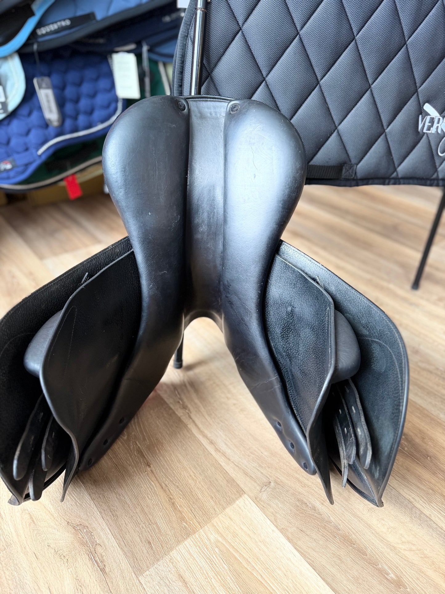 Selle Equipe Synergie 17 pouces