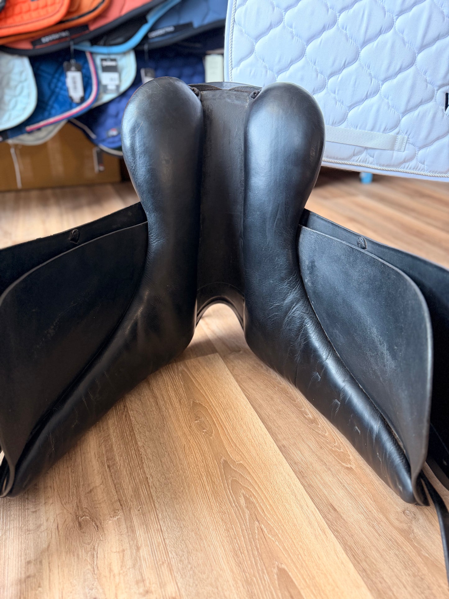 Selle dressage Prestige 17 pouces