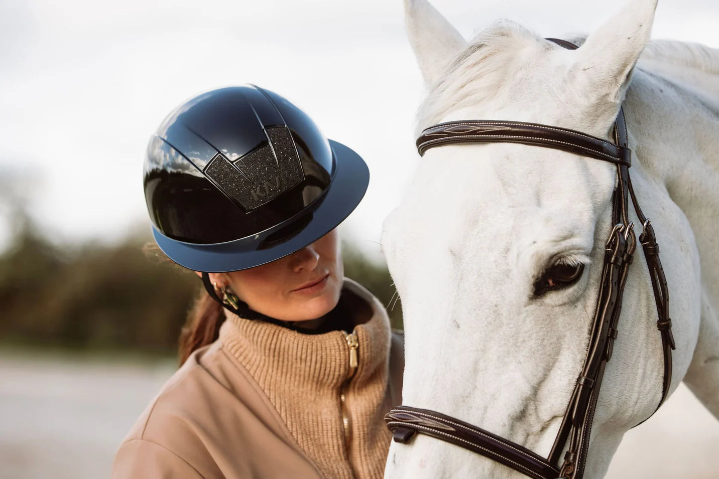 KASK - Kooki Lady Black Shine Swarovski Carpet