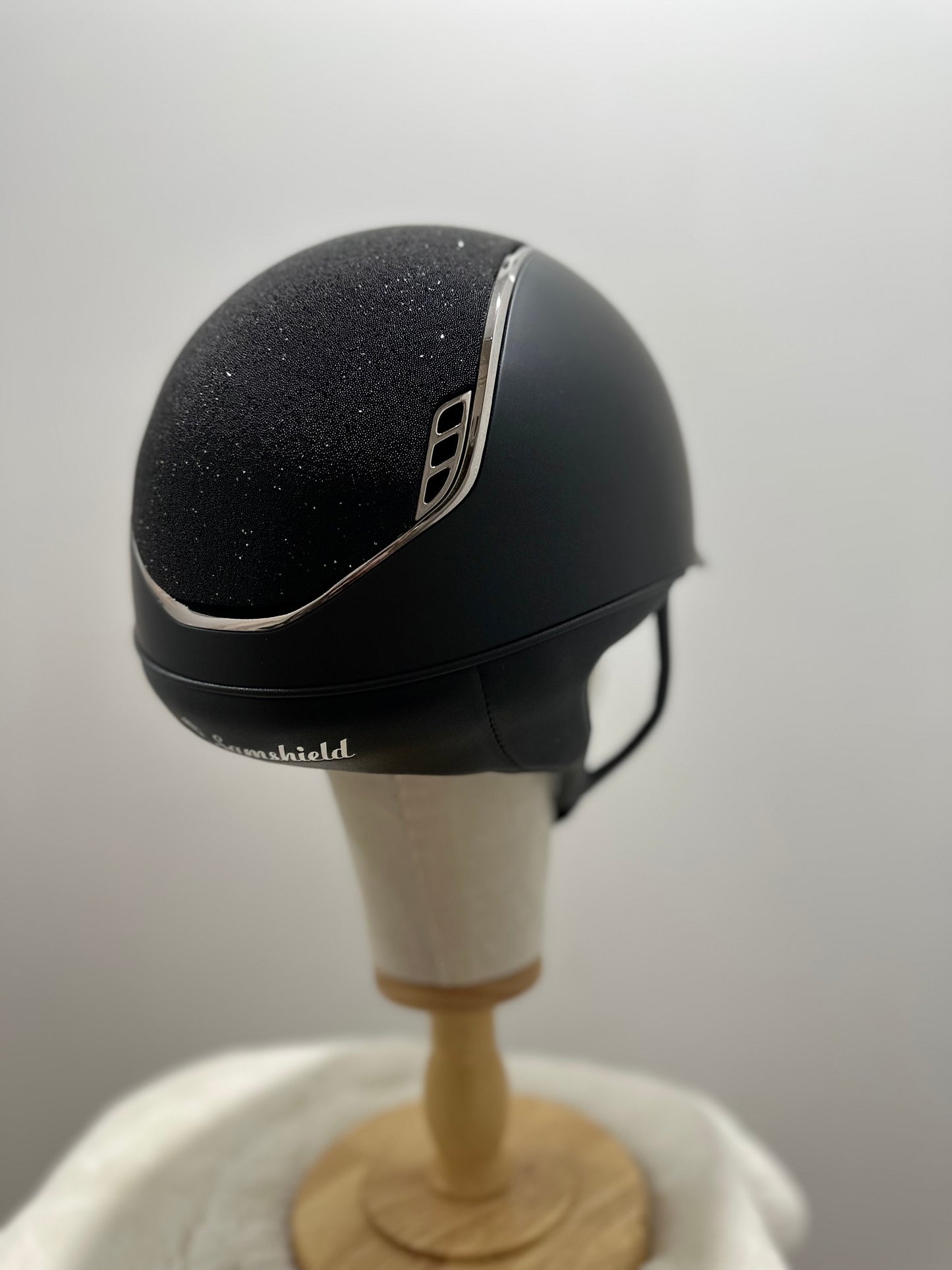 Samshield - Shadowmatt black Crystal Fabric M 2.0