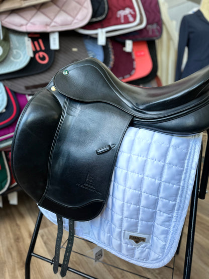 Selle de dressage Prestige Modena 18 pouces