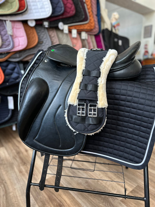 Selle dressage cuir noir 17'5 pouces Spanaldi