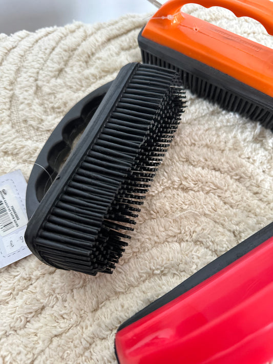 Brosse caoutchouc rouge
