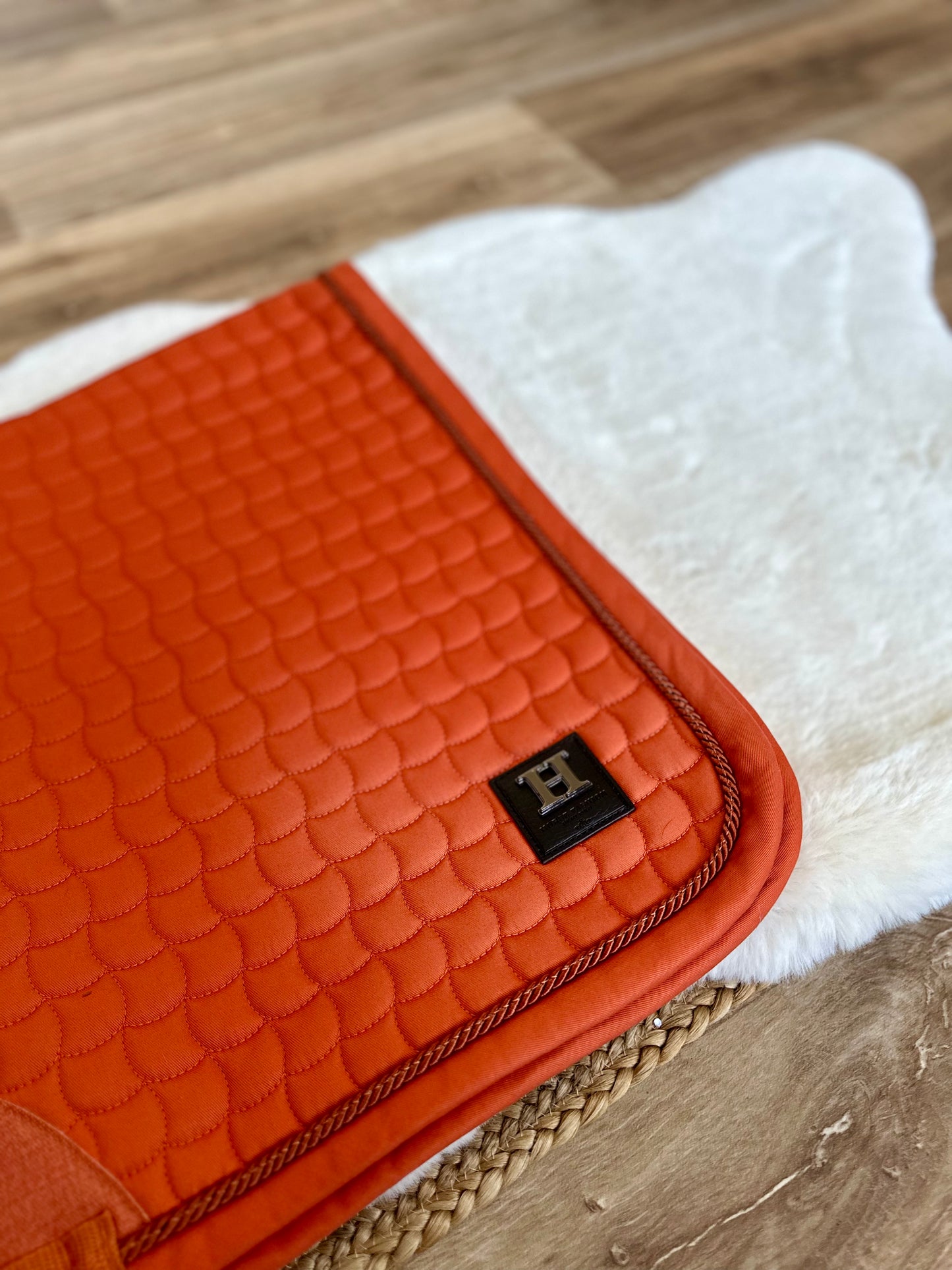 HV Polo - Tapis Dae Cinna Bar