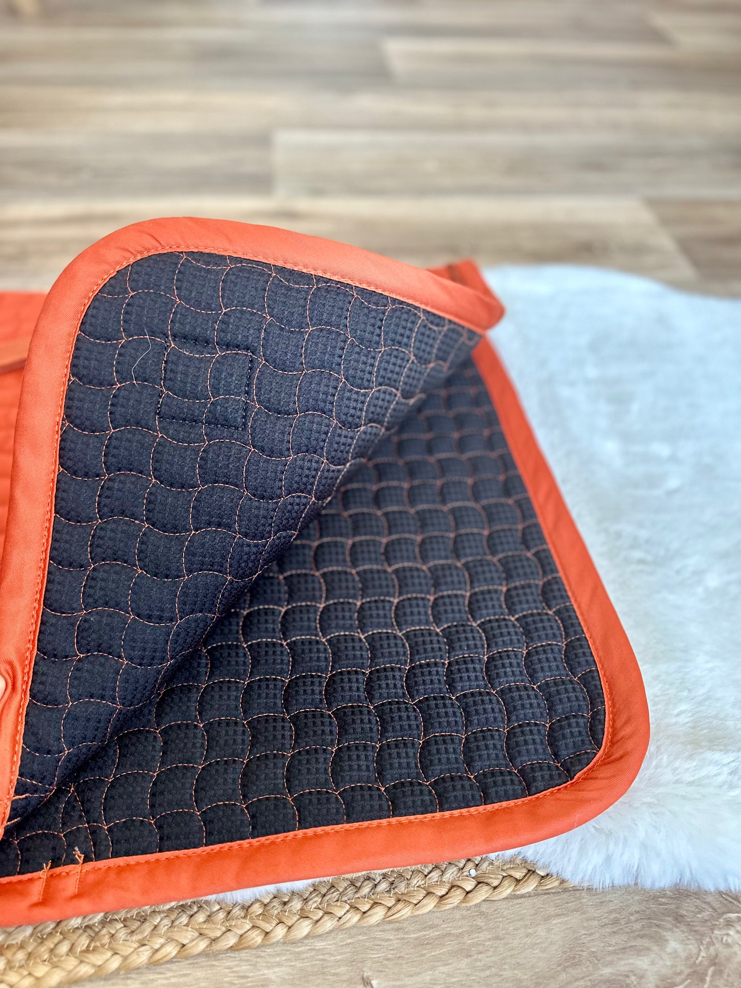 HV Polo - Tapis Dae Cinna Bar