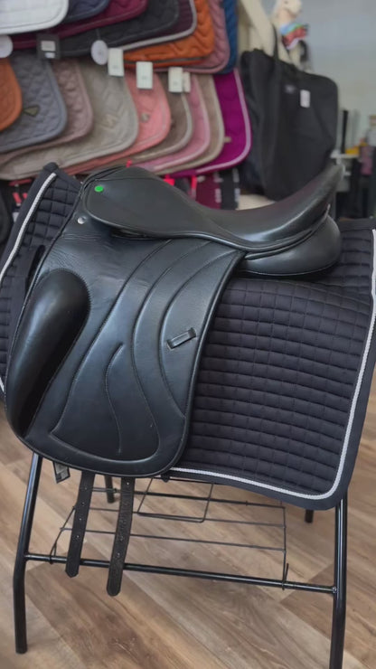 Selle dressage cuir noir 17'5 pouces Spanaldi